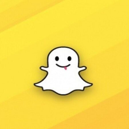How to reverse a video on Snapchat?