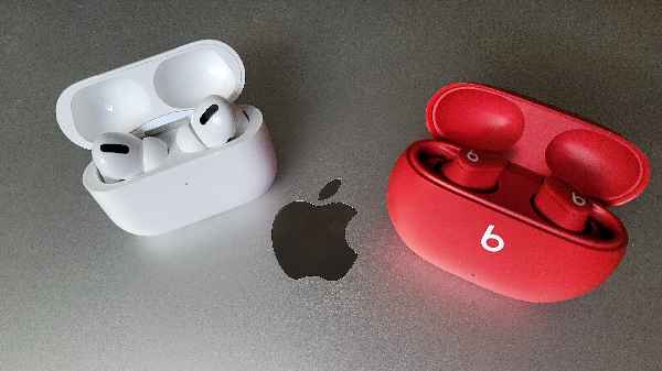 Beats Vs. Airpods Pro – Which One Has a Compelling Design